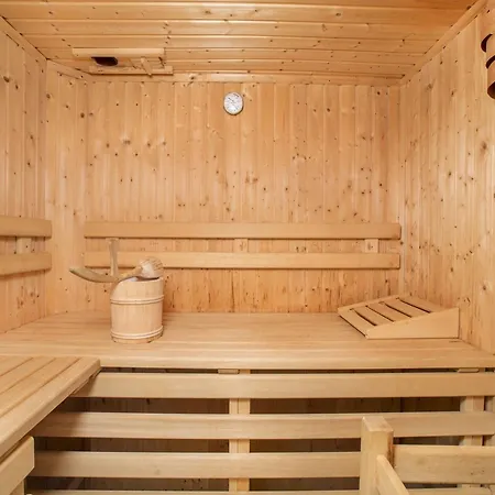 Chalet Quiet With Sauna In Koenigsleiten *