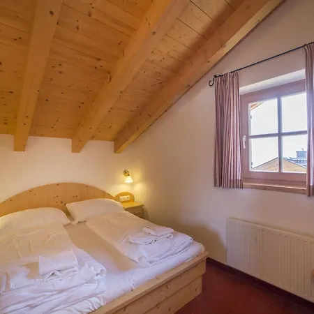 Quiet With Sauna In Koenigsleiten * Wald im Pinzgau
