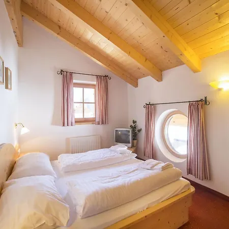 Quiet With Sauna In Koenigsleiten Chalet Wald im Pinzgau