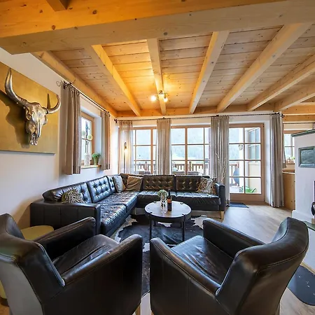 Chalet Quiet With Sauna In Koenigsleiten Wald im Pinzgau