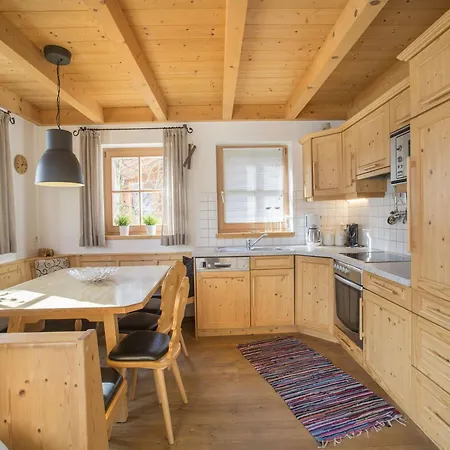 Quiet With Sauna In Koenigsleiten Wald im Pinzgau