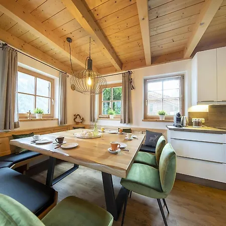 Quiet With Sauna In Koenigsleiten * Wald im Pinzgau