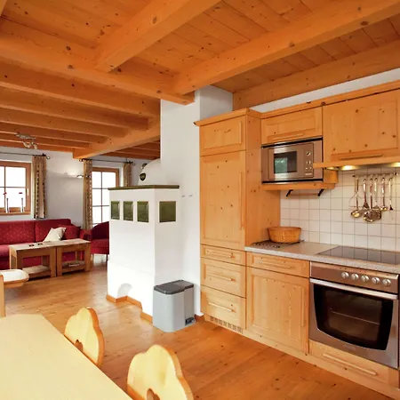 Quiet With Sauna In Koenigsleiten Wald im Pinzgau